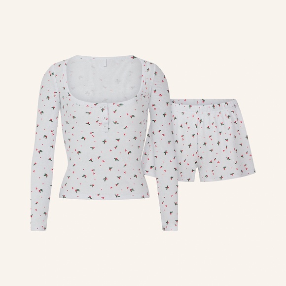 NWT SKIMS WAFFLE shorty pajamas set in cloud holly print - size XL - Picture 3 of 6